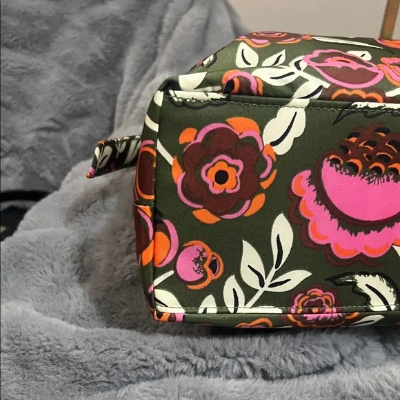 Vera Bradley Astoria Pink and Orange Floral Shoulder Bag NWOT retail $135 - Picture 6 of 9